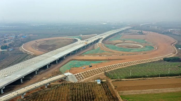 变废为宝 600多万吨建筑垃圾铺筑高速公路，开启公路工程绿色新篇章